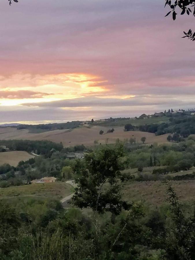 Residenza Il Platano Fortilizio Di Campiglia Rapolano Terme Luaran gambar