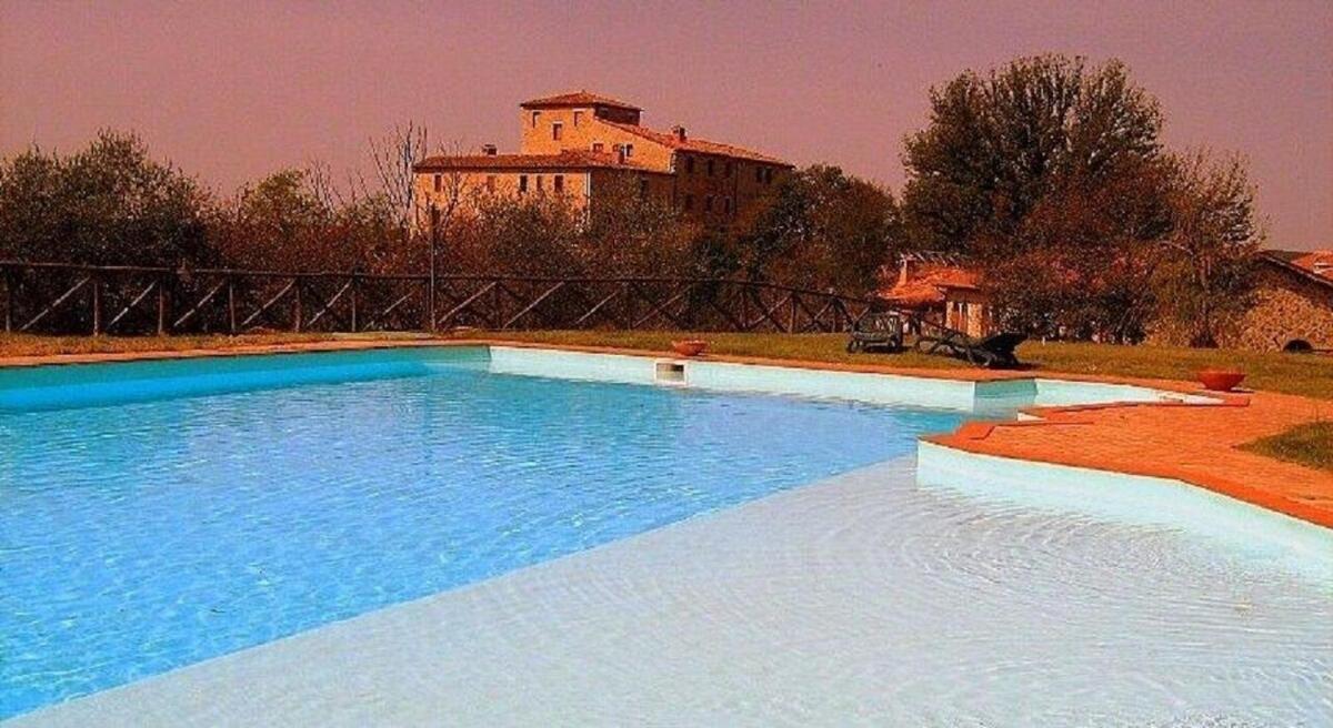 Residenza Il Platano Fortilizio Di Campiglia Rapolano Terme Luaran gambar
