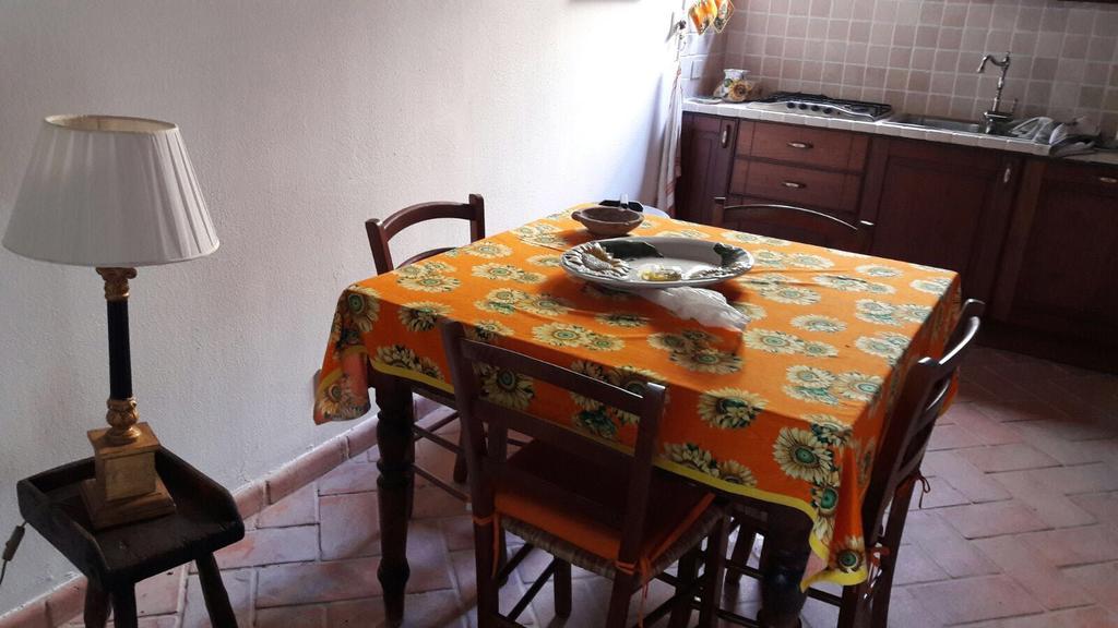 Residenza Il Platano Fortilizio Di Campiglia Rapolano Terme Luaran gambar