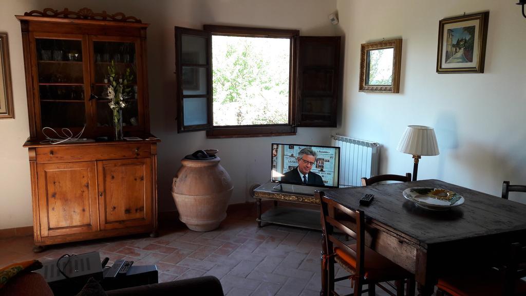 Residenza Il Platano Fortilizio Di Campiglia Rapolano Terme Luaran gambar